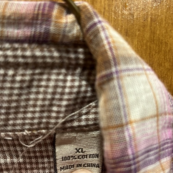 Flannel plaid Shirt - Picture 4 of 11